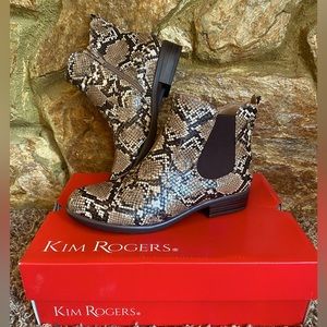 NIB Faux Snake Skin Bootie size 7